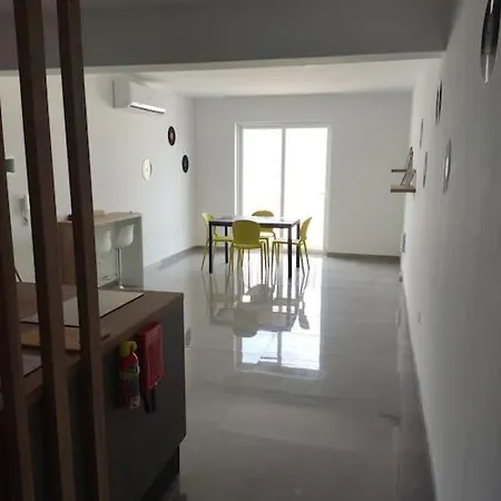 Апартаменты Sorriso Flat N.9 - Entire Unit Сент-Полс-Бей